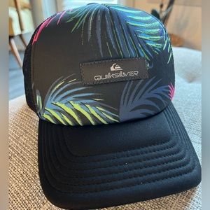 NWT Quicksilver - Magpie Coop